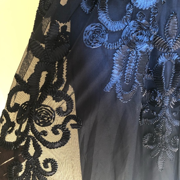 Navy blue embroidered gown - Picture 6 of 7